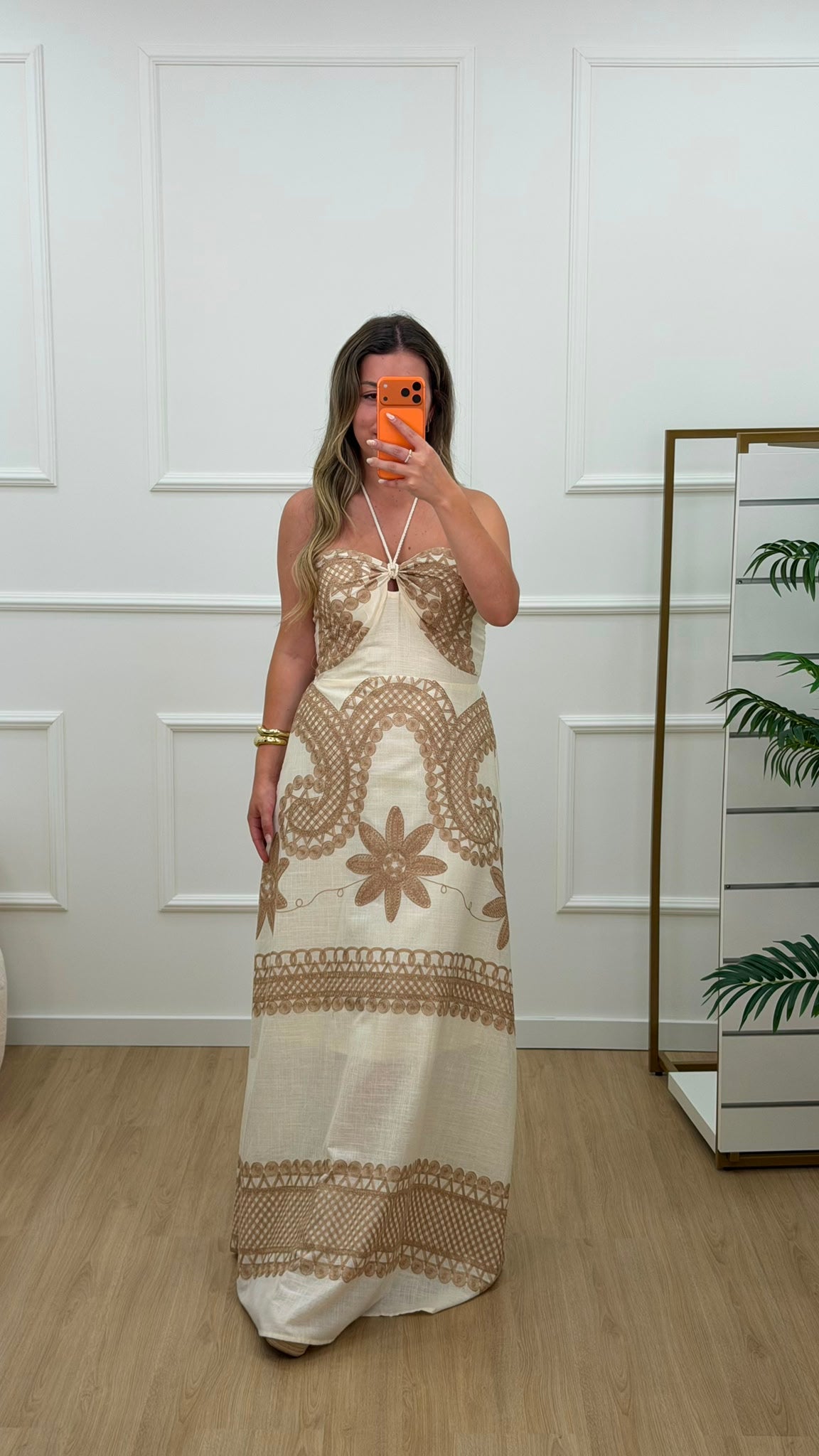 VESTIDO C/ BORDADO
