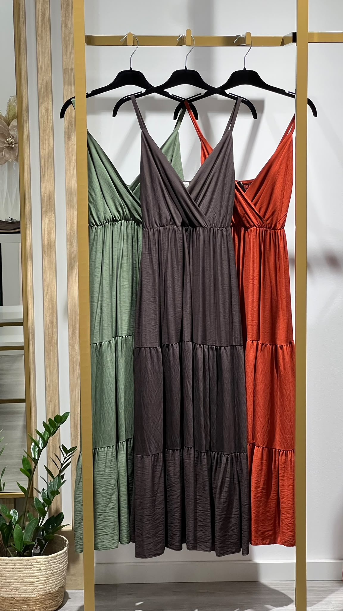 VESTIDO ALÇA FINA FLUIDO