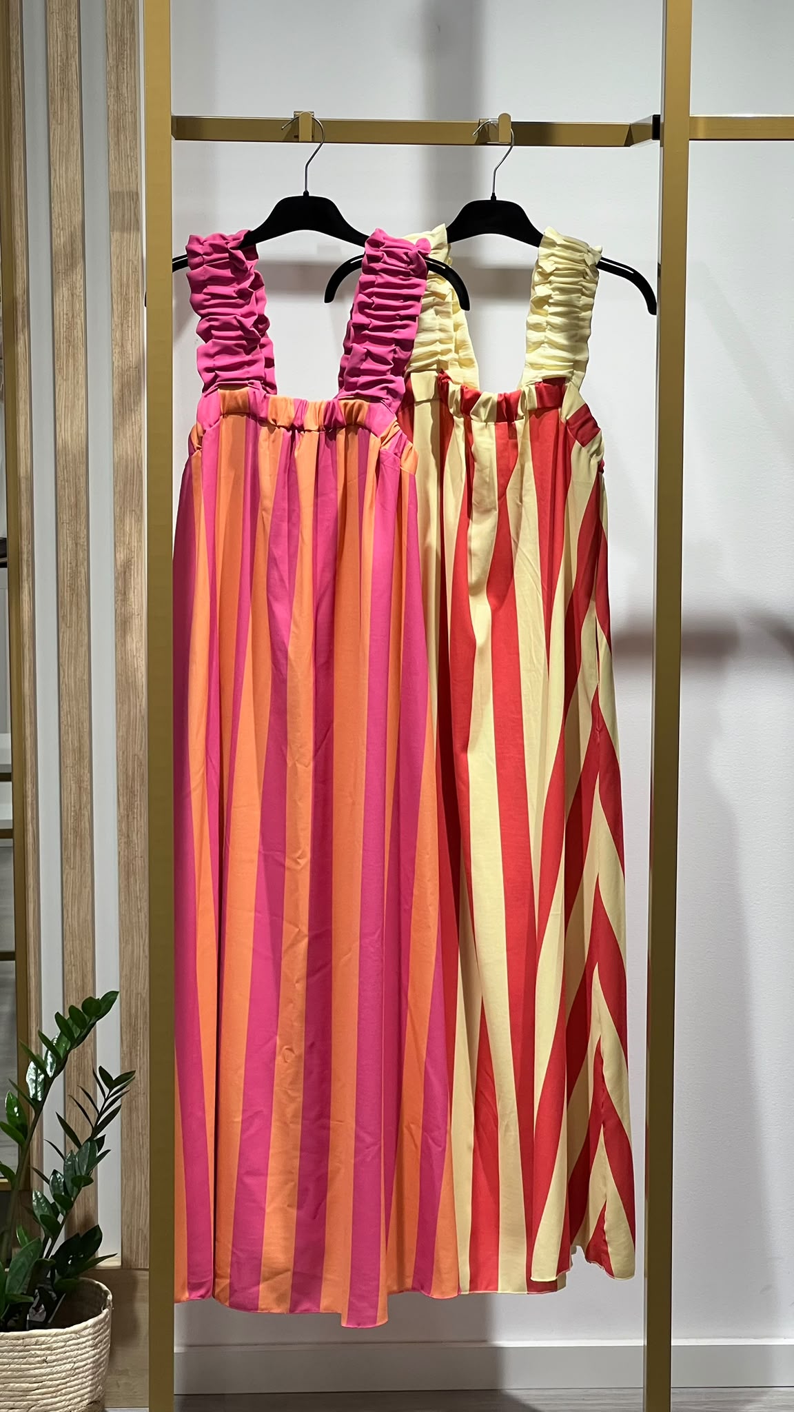 VESTIDO FUIDO RISCAS